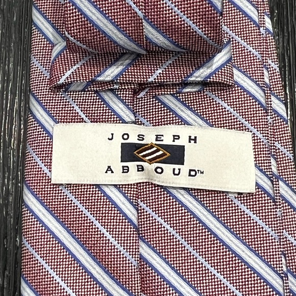 Pink and silver Men’s Tie
Length (TALL)
Silk
Dry clean only
Gently used - Picture 2 of 4